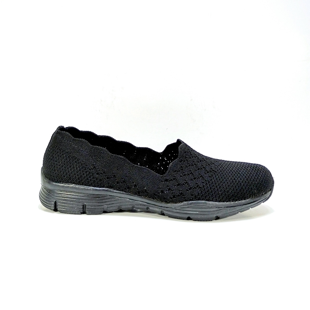 SKECHERS Seager Stat Womens 7.5. Black Knit Classic Fit Slip On Flats